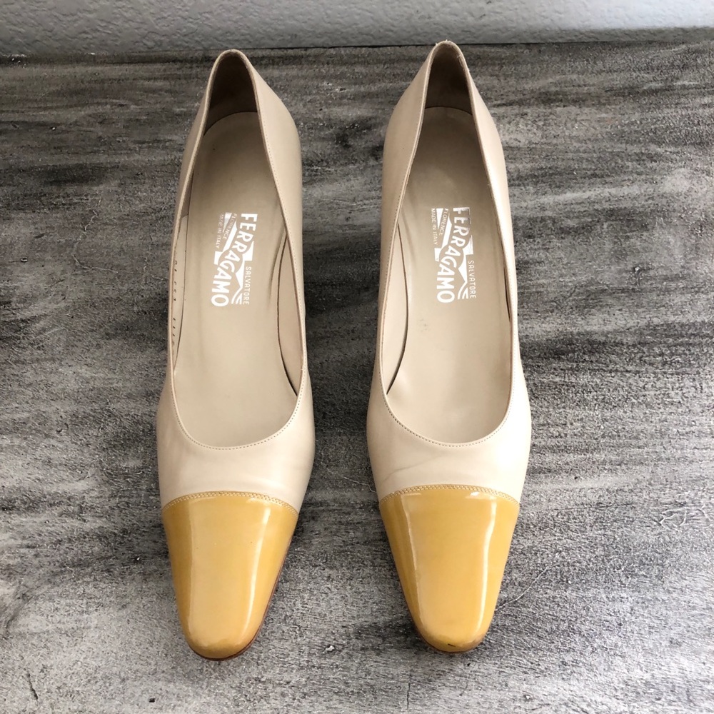 Salvatore Ferragamo Vintage Nude Color Block Heels - Picture 2 of 13